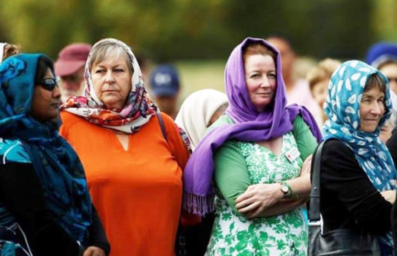 Жительницы Новой Зеландии вышли на улицы в платках в знак поддержки мусульман после теракта