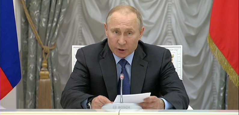 Путин надеется, что музыкальные школы ликвидировать не будут